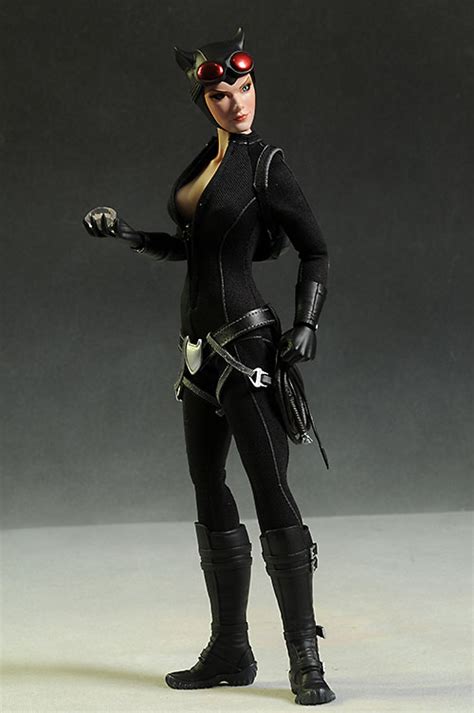 Review And Photos Of Dc Catwoman Sixth Scale Action Figure From Sideshow