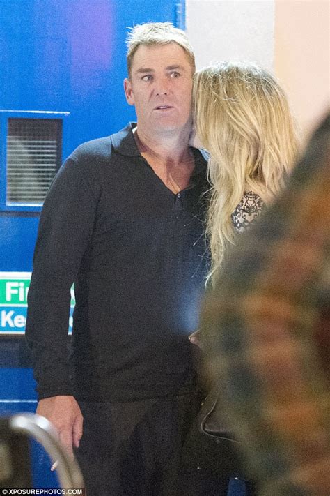 Shane Warne Shares Kiss With Same Mystery Blonde He Kissed In London Daily Mail Online