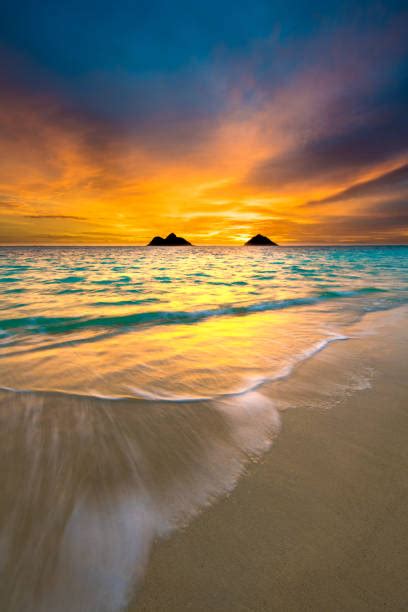 150 Lanikai Sunrise Stock Photos Pictures And Royalty Free Images Istock