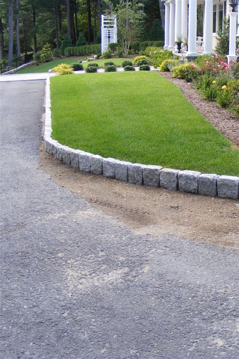 Driveway Edging For Curb Appeal Driveway Edging Driveway Landscaping