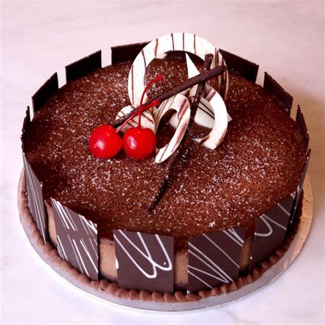 It is the day where two individuals chose to meet up and tied themselves in the promises of being as one and cherishing one another till eternity. Chocolate Cake Pictures & Decoration Ideas for Birthday ...