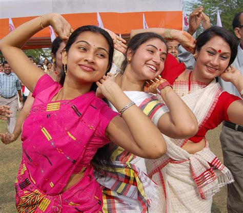 Bihu Assam AssameseWomen Dance Folk Dance Fashion Photography