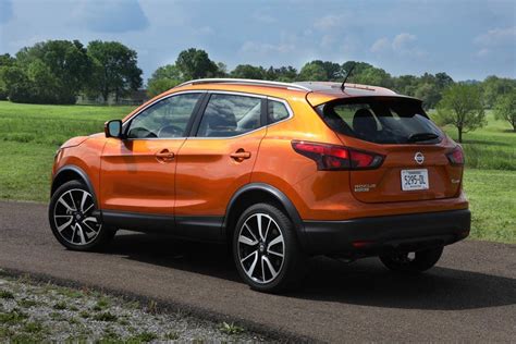 Find specifications for every 2019 nissan rogue: 2019 Nissan Rogue Sport Review, Trims, Specs and Price ...