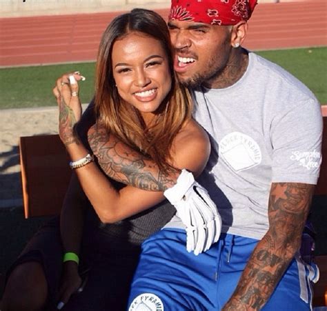 Ex Namorada Pede Ordem De Restrição E Acusa Chris Brown De Tentar Matá