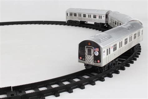 Daron New York City Subway Set R160r179 With Tracks Lights And Sound