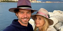 Mira Sorvino & Her Relationship with Husband Who Is 14 Years Younger