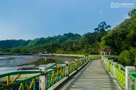From wikimedia commons, the free media repository. Pantai Ayah Kebumen