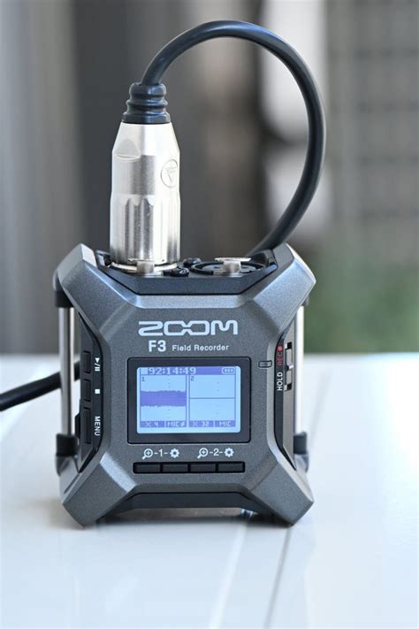 Zoom F3 38 Newsshooter