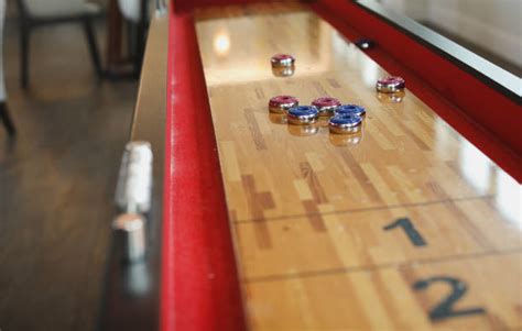 470 Shuffleboard Stock Photos Pictures And Royalty Free Images Istock