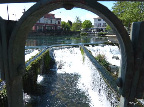 Des lieux à voir, des rues à explorer et des expériences emblématiques. Photo à L'Isle-sur-la-Sorgue (84800) : L'isle sur la ...
