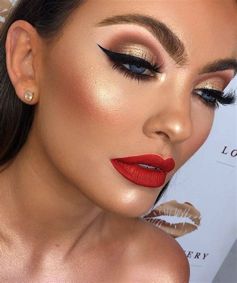 25 Pretty Christmas Makeup Ideas To Make You Look Hot Makeup In With