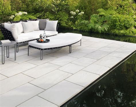 Whether you want inspiration for planning a modern garden renovation or are building a designer garden from scratch, houzz has 61,381 images from the best designers, decorators, and architects in the country, including chris corbett design and joanne bernstein garden design. garden paving stones - Google Search | Garden Heaven | Pinterest | Garden paving, Gardens and ...