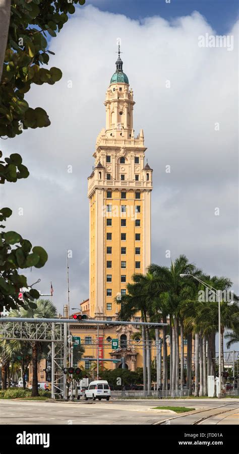 The Freedom Tower In Miami Florida In 2008 The Miami City Landmark