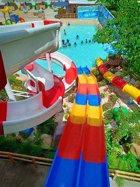 Featuring pool views, affordable condo unit as homestay with private bathroom 226 and 602 in antipolo features accommodation, a seasonal outdoor swimming pool, a bar and a garden. Antipolo Star Resort - Antipolo, Rizal