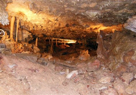 5 Most Interesting Caves To Explore In South Dakota