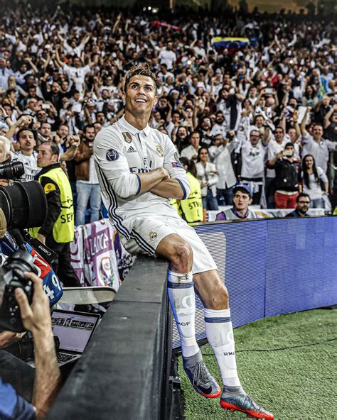 Men Cristiano Ronaldo Sitting Arms Crossed Celebrity Wallpaper