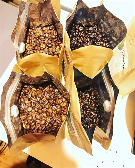 As such, kona blends like the coffee bean direct hawaiian kona blend is quite pricey and costs $57.95. 🟠Light or 🟤Dark The most pronounced flavor of the coffee ...