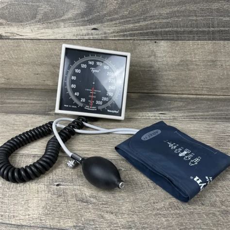 Welch Allyn Tycos Ce0050 Wall Mount Sphygmomanometer Blood Pressure 39