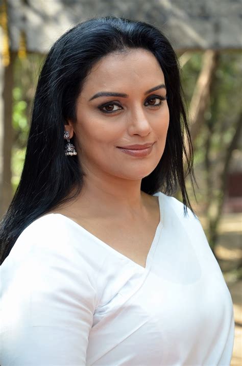 Swetha Menon First Time Looking Pale And Decent In Movie