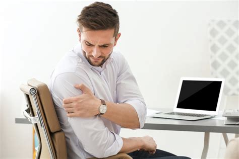 Our Stoke Chiropractor Explains How Chiropractic Care Can Help Shoulder