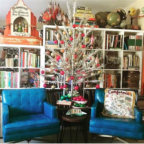 Christmas is an important religious but also familial holiday in france, and there are many french christmas traditions. When does everyone decorate for Christmas? : christmas