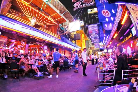 What To Expect When You Go To A Bar In Bangkoks Nightlife Scene The Oasis Soi Cowbabe