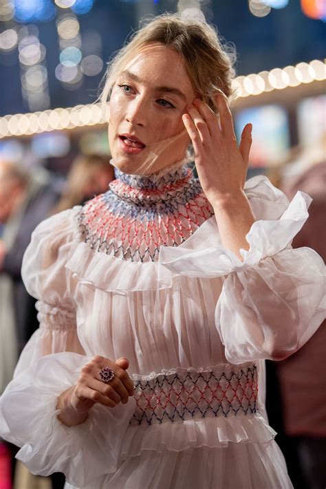 Saoirse Ronan Mary Queen Of Scots Premiere In London Celebmafia