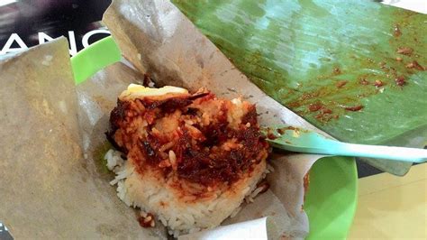 Nasi lemak bungkus always have a special place in our heart. orangkecilorangbesar: Nasi Lemak Bungkus Daun Pisang ...