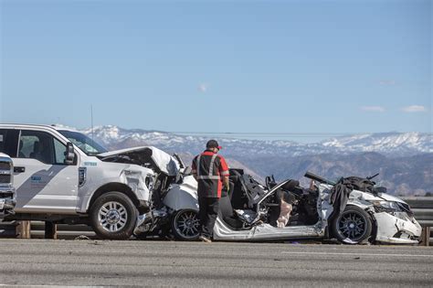 I-15 reopens after 3 helicopters land on freeway following major crash