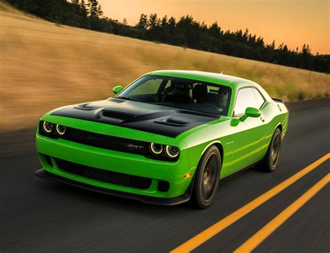 Dodge Challenger Hellcat Driver Gets What He Deserves Carbuzz