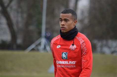 Find the latest robin quaison news, stats, transfer rumours, photos, titles, clubs, goals scored this season and more. VIDEO, Curiosità: l'ex Palermo Quaison diventa cartone ...
