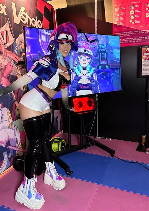 Got to cosplay for Projekt Melody this TwitchCon weekend at the Vshojo