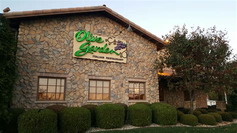 She didn't skip a beat and made us feel very welcome. Olive Garden Italian Restaurant 1417 N Bridge St ...