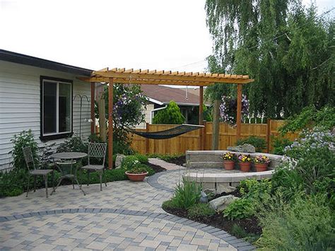 Discover outdoor ideas and tips to help you create a stunning outdoor patio, deck, and more. Backyard Patio Covers: From Usefulness To Style - HomesFeed