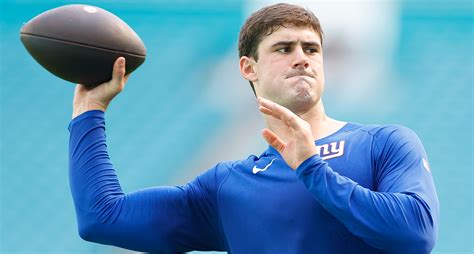 Ny Giants Daniel Jones Get Roasted Over Weak Pass Throwing Machine