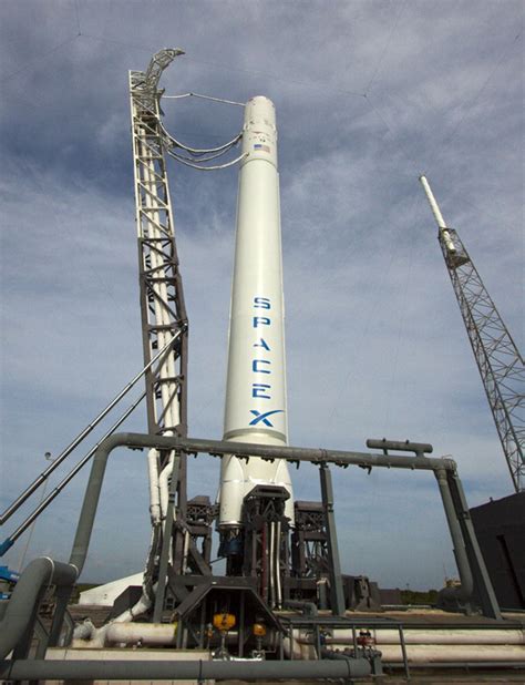 The vehicle consists of a reusable first stage, an expendable second stage, and, when in payload configuration, a. Maiden Next Gen SpaceX Falcon 9 launch from Cape Canaveral set for Nov. 25 - Universe Today