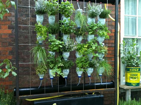 While redeveloping our house we decided to install a living roof on our kitchen roof, why you ask. Gardening & Park. Diy Simple Rooftop Garden Ideas: Garden ...