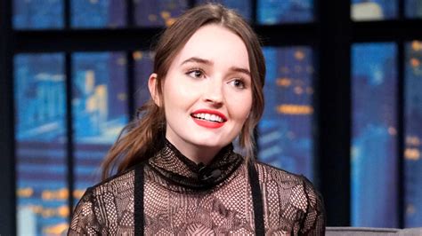 Kaitlyn Dever Couldnt Keep A Straight Face Around George Clooney And Julia Roberts