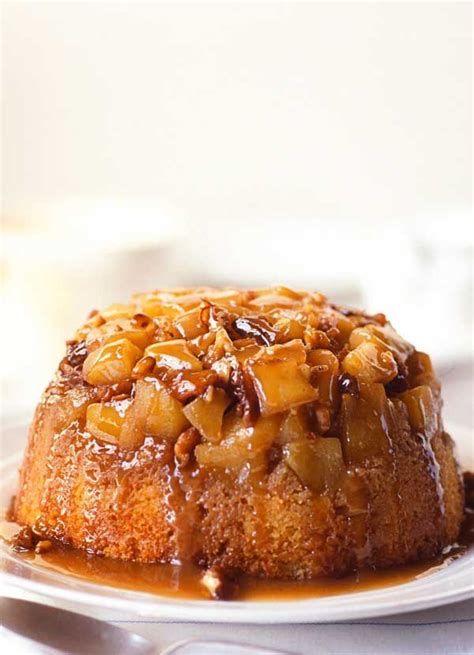 apple steamed pudding with sticky toffee sauce