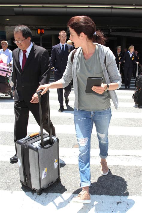 As a girl, cobie had set her sights on becoming a doctor or a marine biologist. Cobie Smulders in Ripped Jeans at LAX -02 - GotCeleb