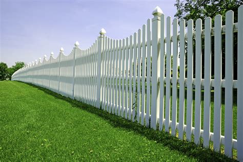 Why Should I Choose A Vinyl Fence For My Virginia Beach Home