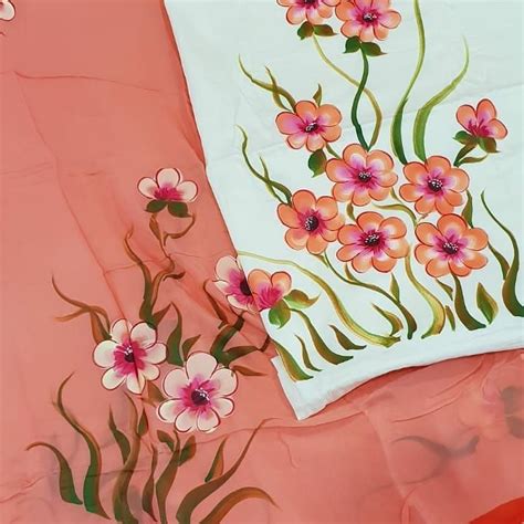 Corak Batik Bunga Raya Bernadette Dowd