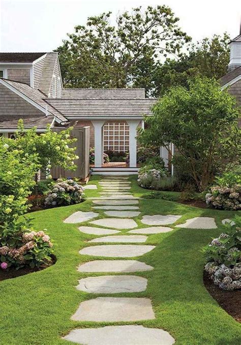 40 Simple And Beautiful Front Yard Landscaping Ideas Gladecor