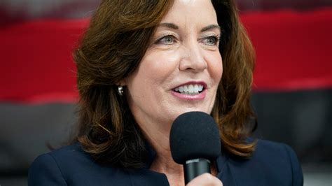 lt gov kathy hochul to become new york s 1st female governor after andrew cuomo resigns ktla