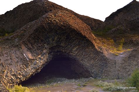 A Locals Favourite Caves In Iceland Guide To Iceland