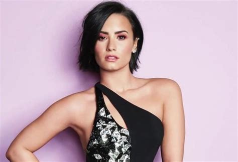 With every album demi becomes bolder, sassier and ready to speak her mind! Single Review: Demi Lovato - Confident | A Bit Of Pop Music