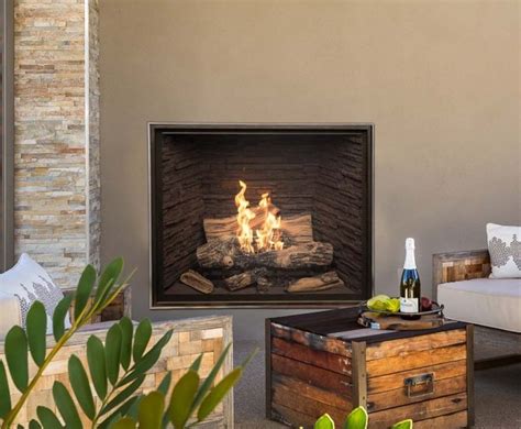 Montigo Divine 38 Linear See Through Ventless Outdoor Fireplace