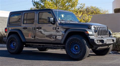 17 Inch Black Rhino Sentinel Cobalt Blue W Black Lip On A 2020 Jeep