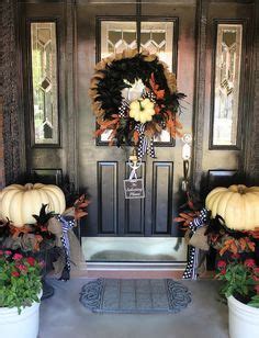 Porch Decorations That Easily Transition From Halloween Into Thanksgiving Fall Halloween