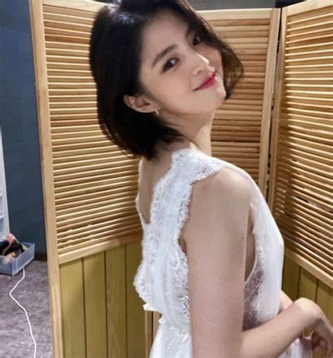 Han So Hee Flaunts Her New Hairdo In An Instagram Post